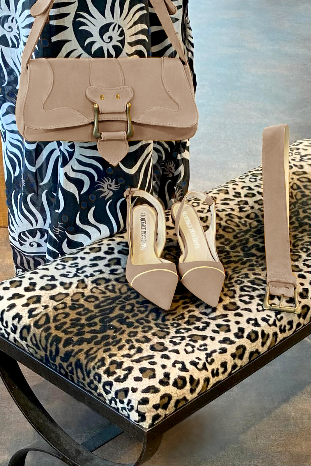 Tan beige and gold women's slingback shoes. Pointed toe. Medium spool heels. Worn view - Florence KOOIJMAN